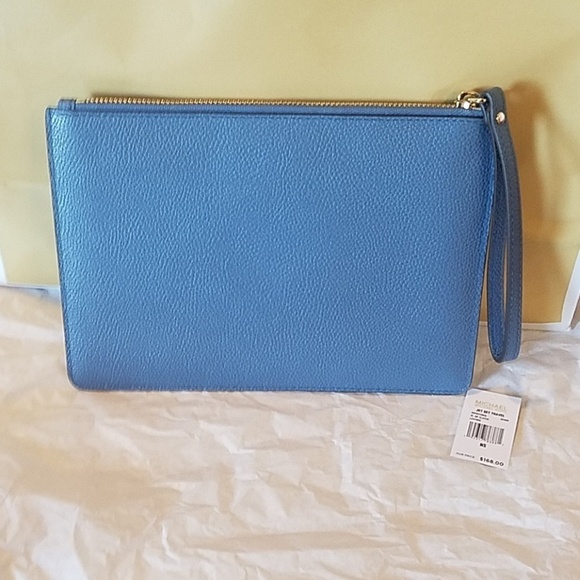 Michael Kors XL zip Clutch - Picture 3 of 7
